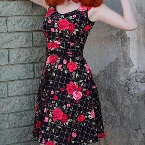 Retrolicious Amelia dress Black Floral